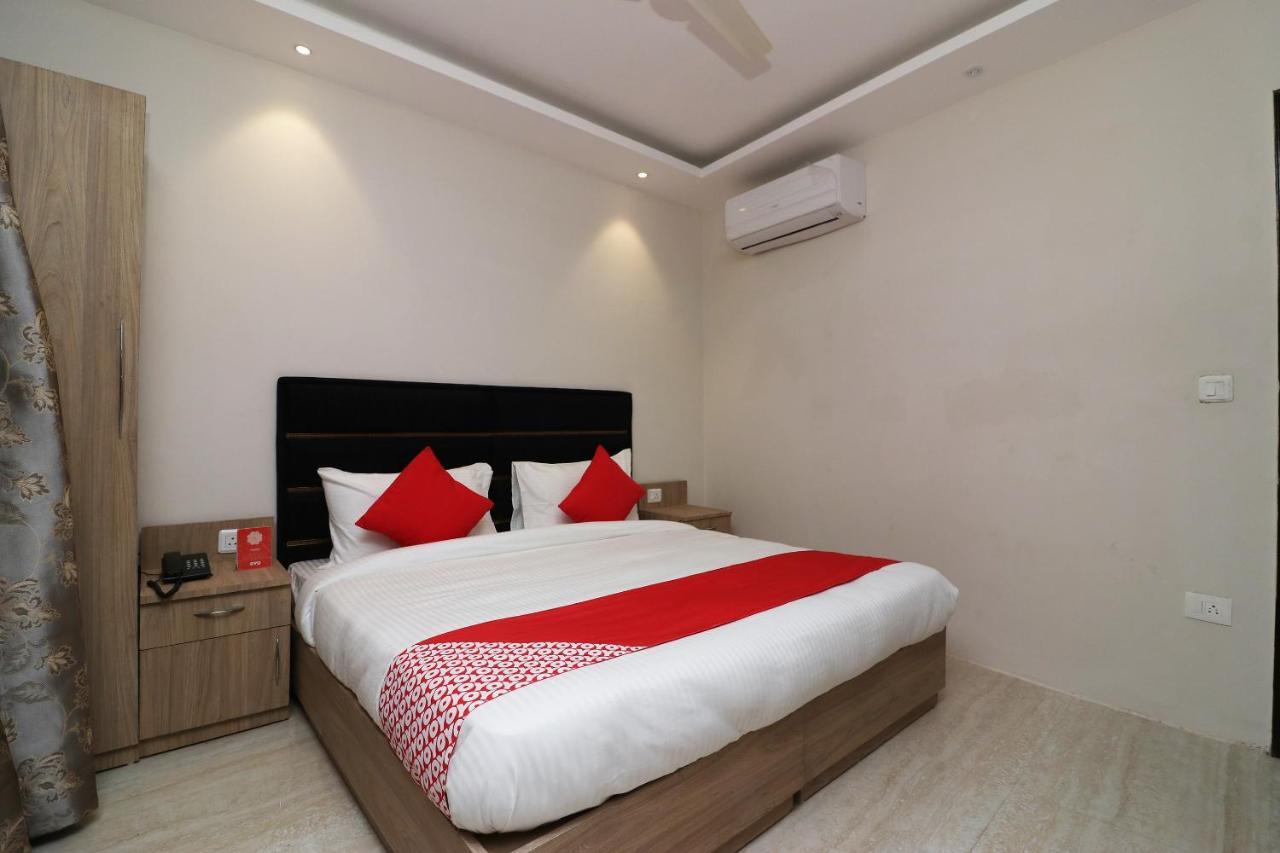 Oyo 72937 Hotel Tyagraj Agra  Eksteriør billede