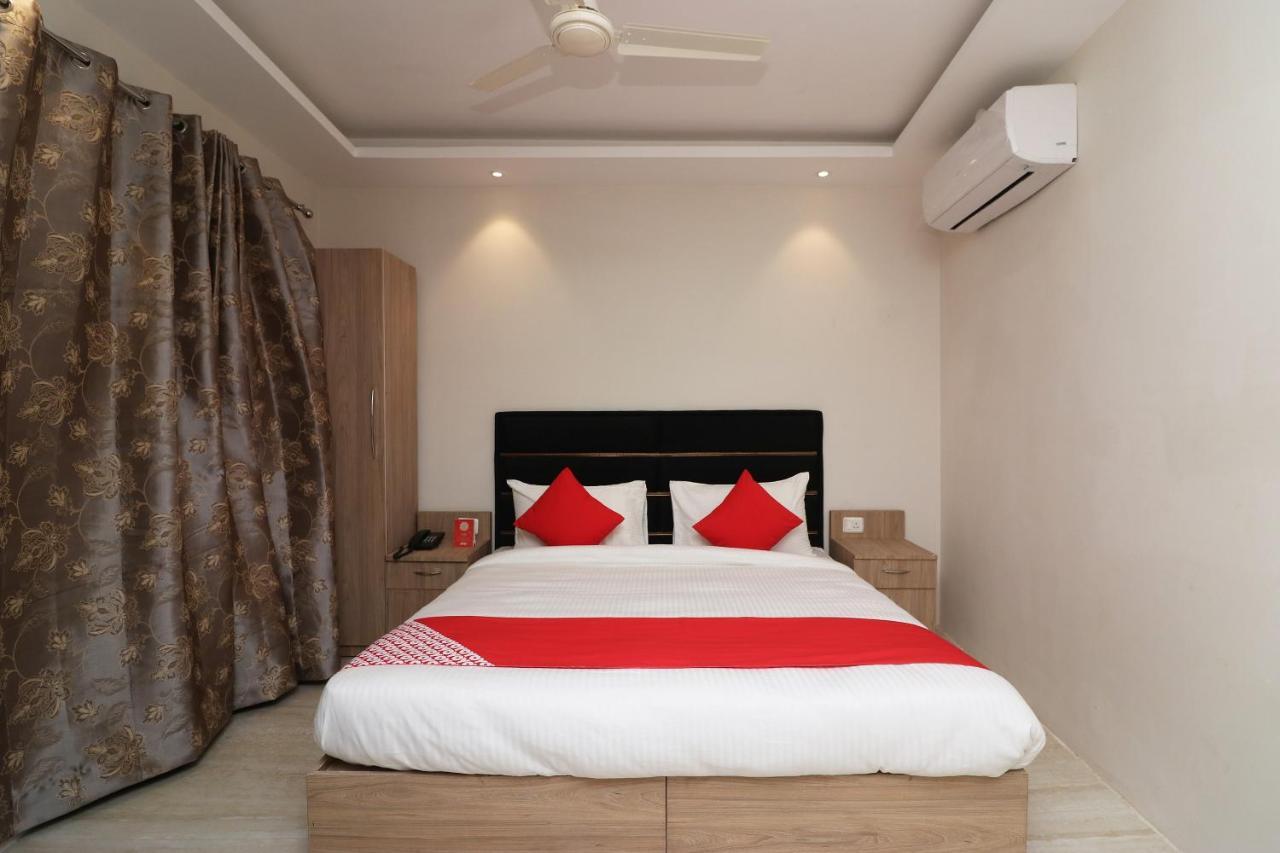 Oyo 72937 Hotel Tyagraj Agra  Eksteriør billede