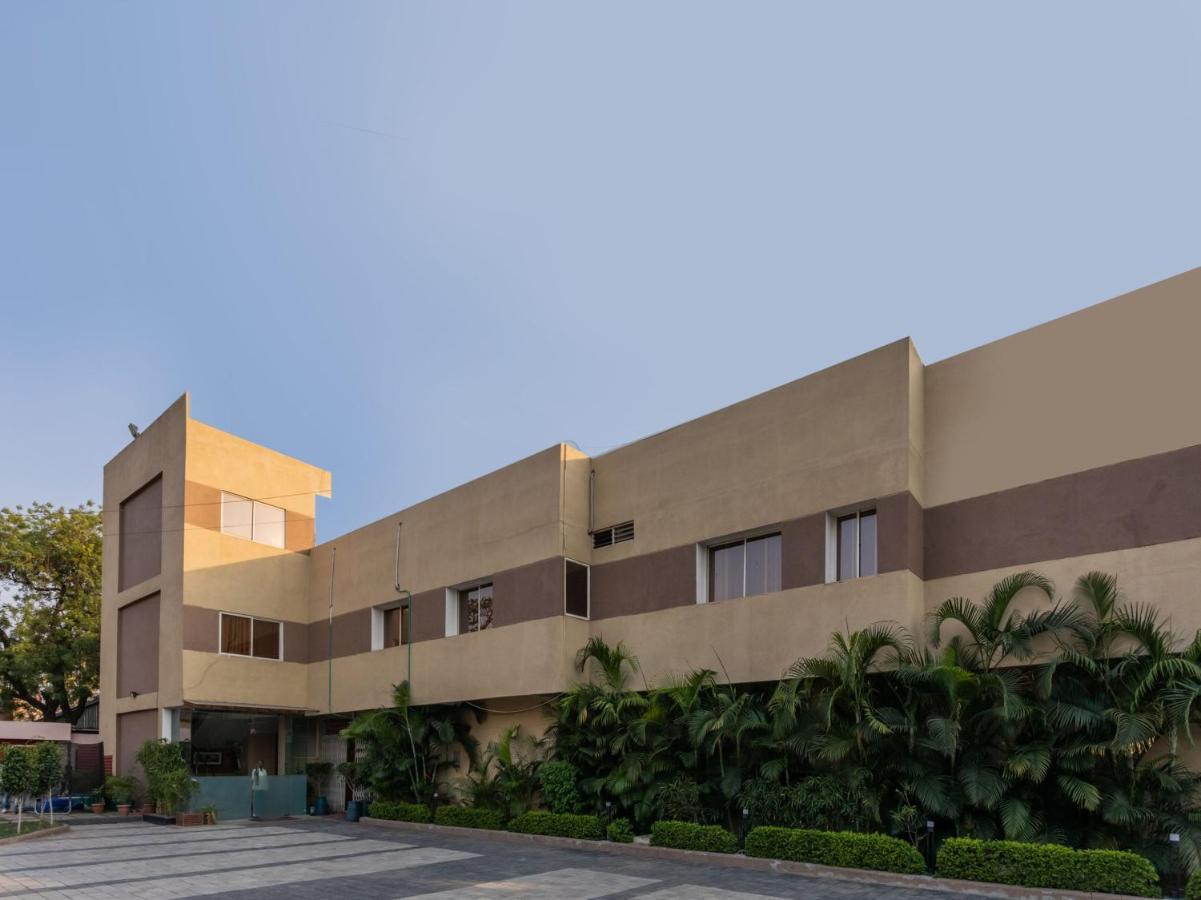 Oyo 72937 Hotel Tyagraj Agra  Eksteriør billede
